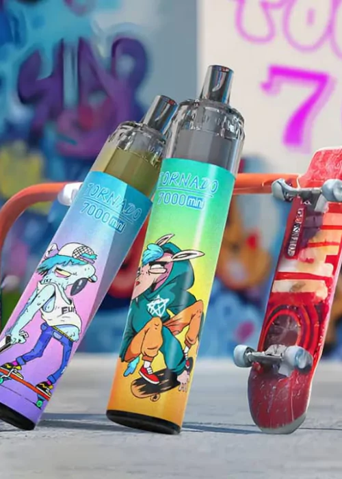 Tornado 7000 disposable vape, graffiti design ke sath, skateboard ke paas rakha hua.